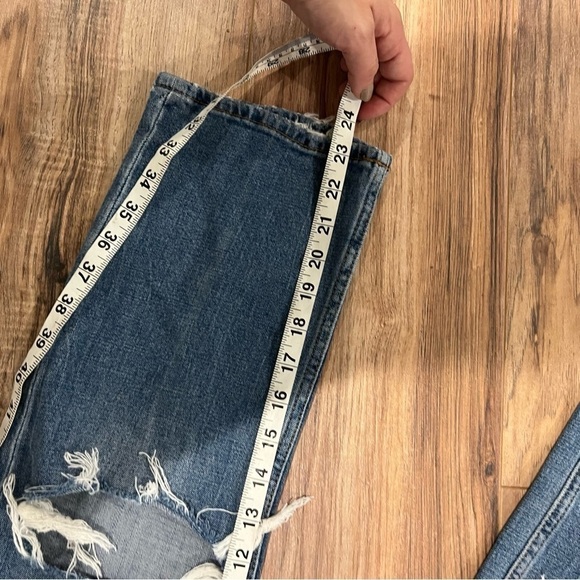 Abercrombie & Fitch Ultra High Rise Ankle Straight Jean - Picture 13 of 13